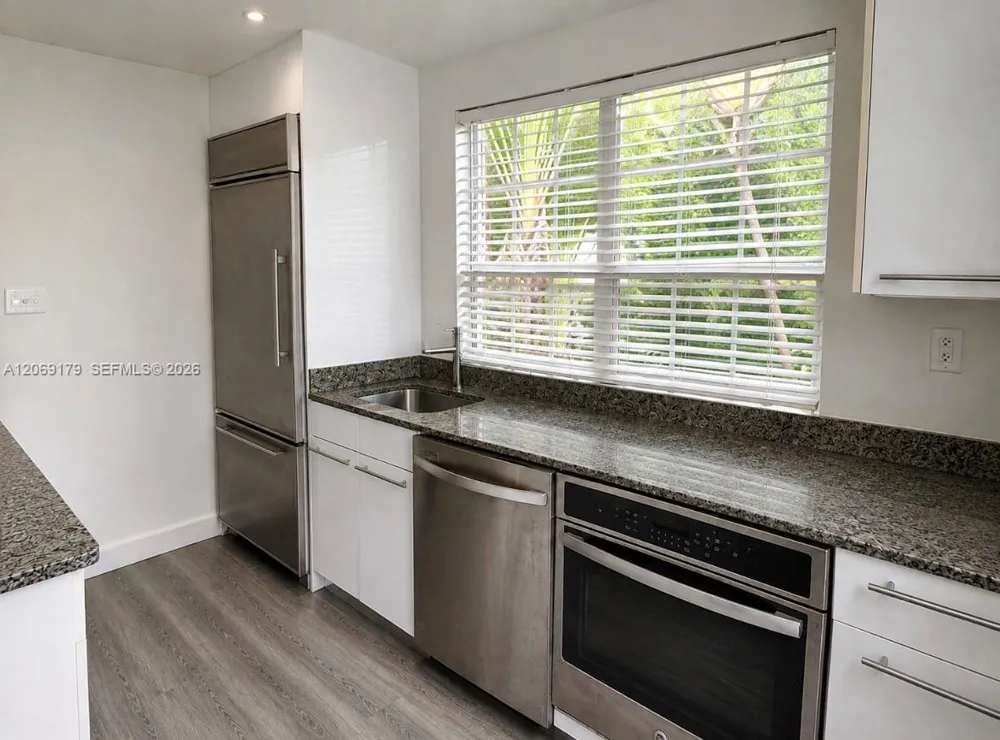 940 7th St #940A Miami Beach, FL 33139