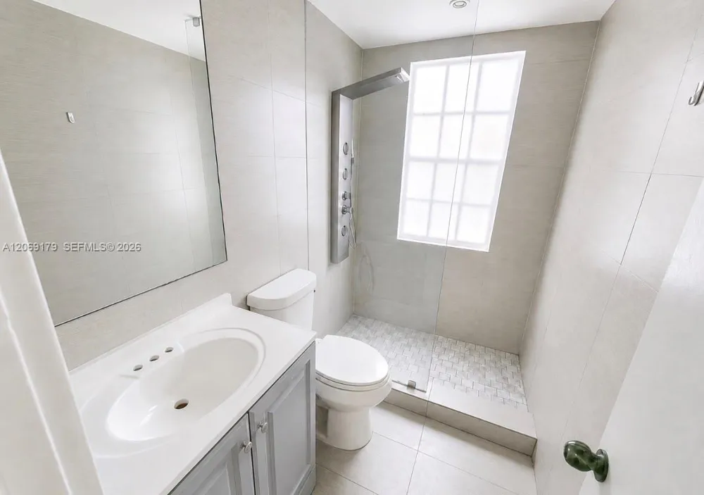 940 7th St #940A Miami Beach, FL 33139