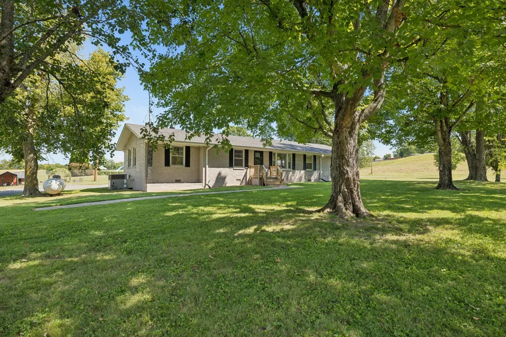 390 Rankin Rd Castalian Springs, TN 37031