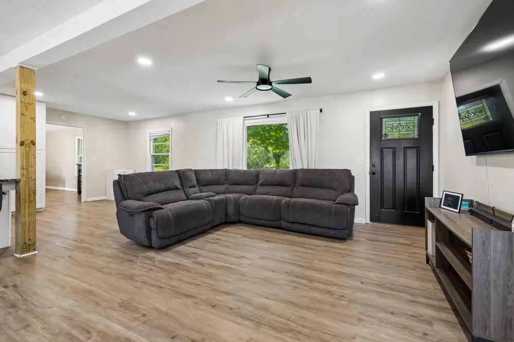 390 Rankin Rd Castalian Springs, TN 37031