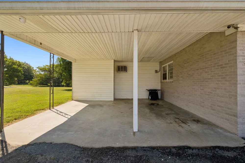 390 Rankin Rd Castalian Springs, TN 37031