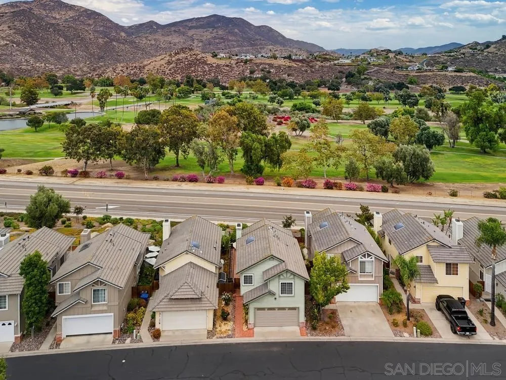 2767 Blackbush El Cajon, CA 92019
