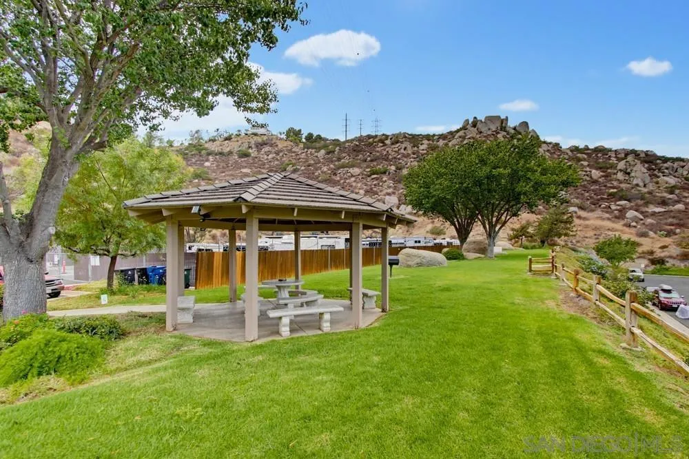 2767 Blackbush El Cajon, CA 92019