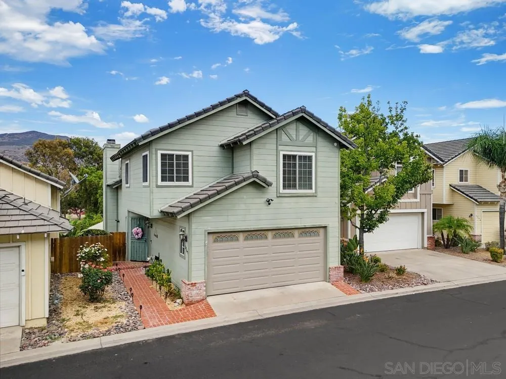 2767 Blackbush El Cajon, CA 92019