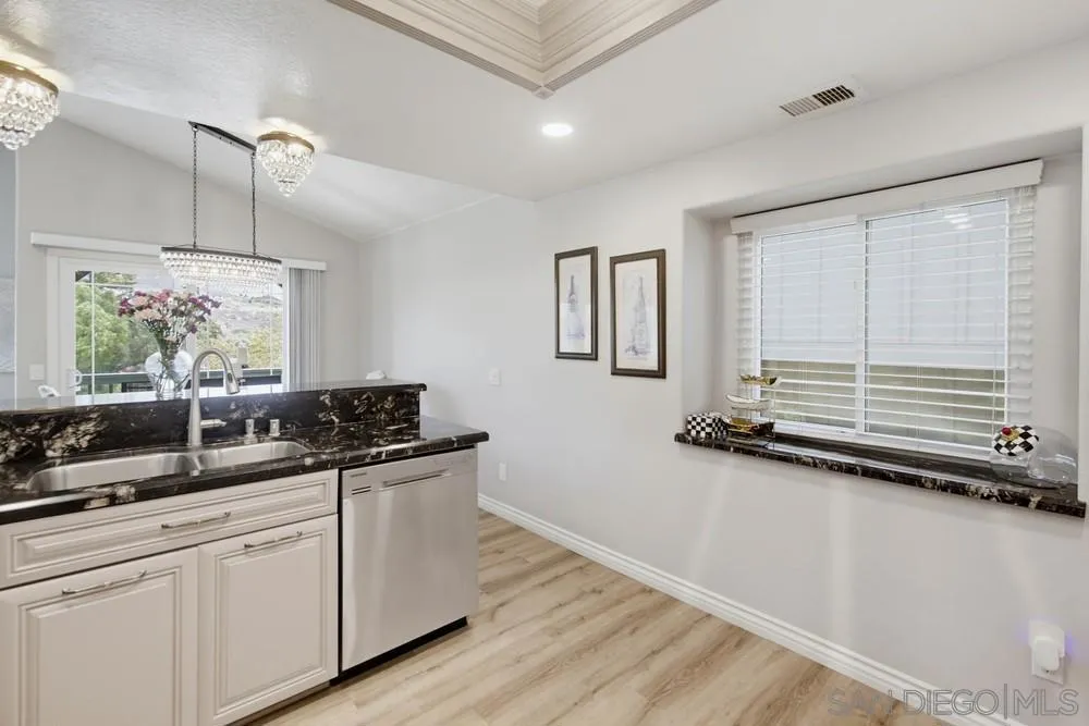 2767 Blackbush El Cajon, CA 92019