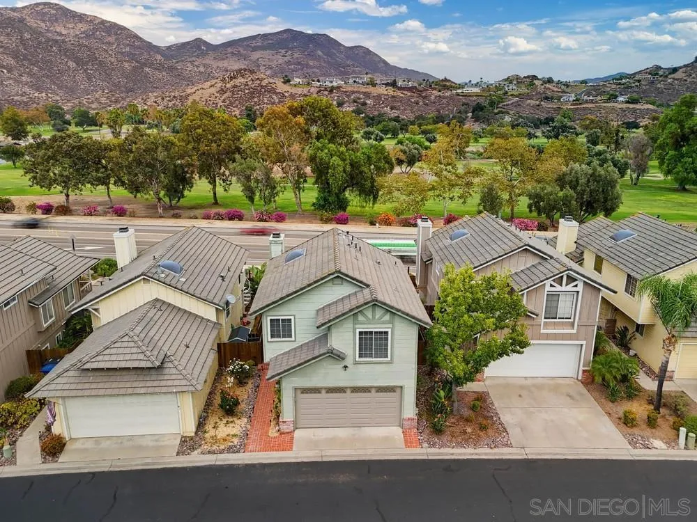 2767 Blackbush El Cajon, CA 92019