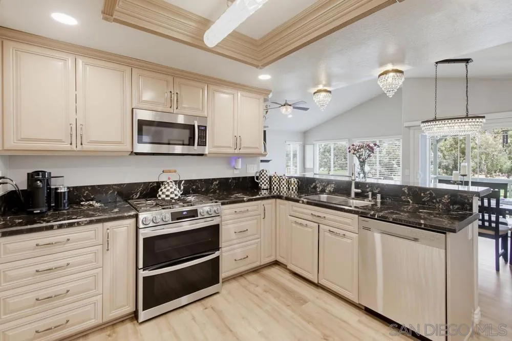 2767 Blackbush El Cajon, CA 92019