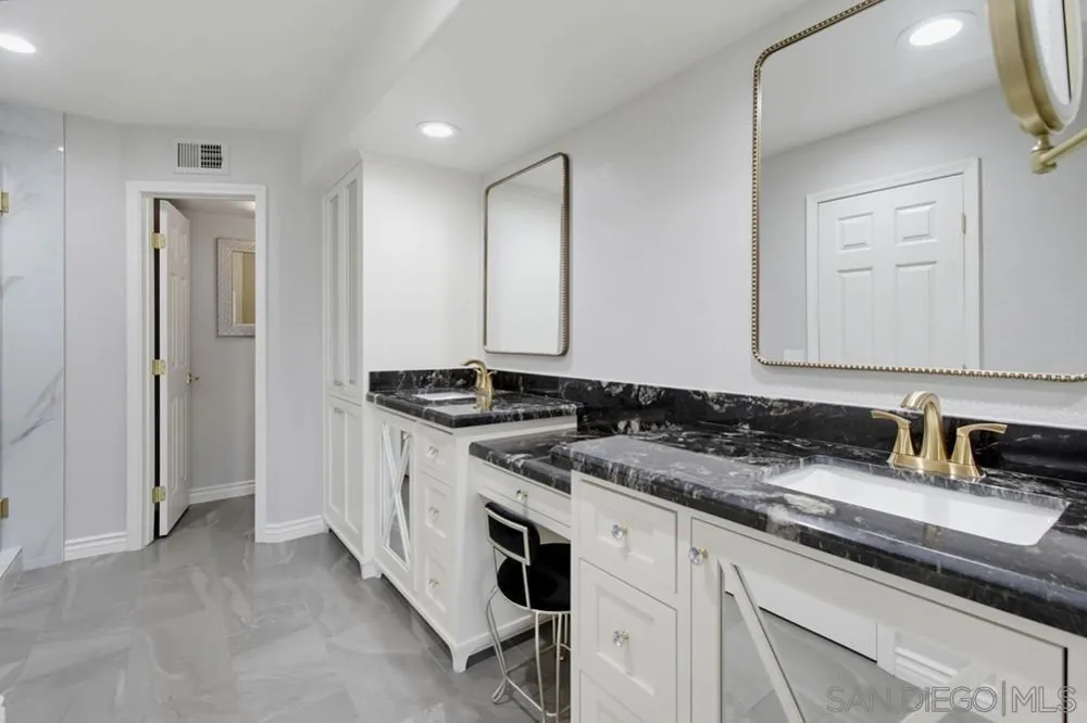 2767 Blackbush El Cajon, CA 92019
