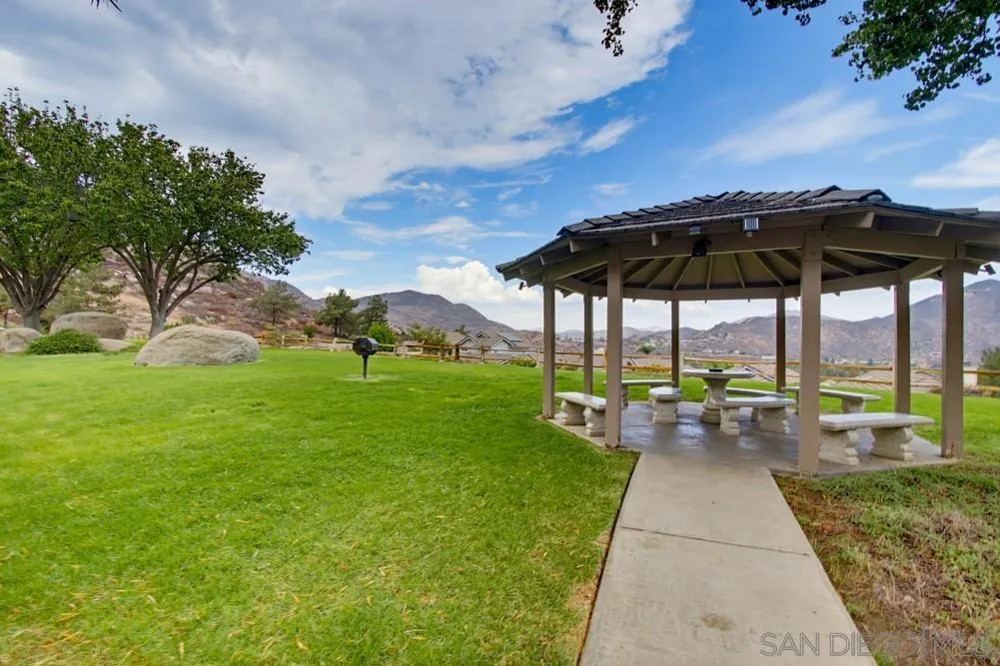 2767 Blackbush El Cajon, CA 92019