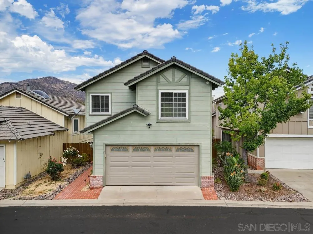 2767 Blackbush El Cajon, CA 92019