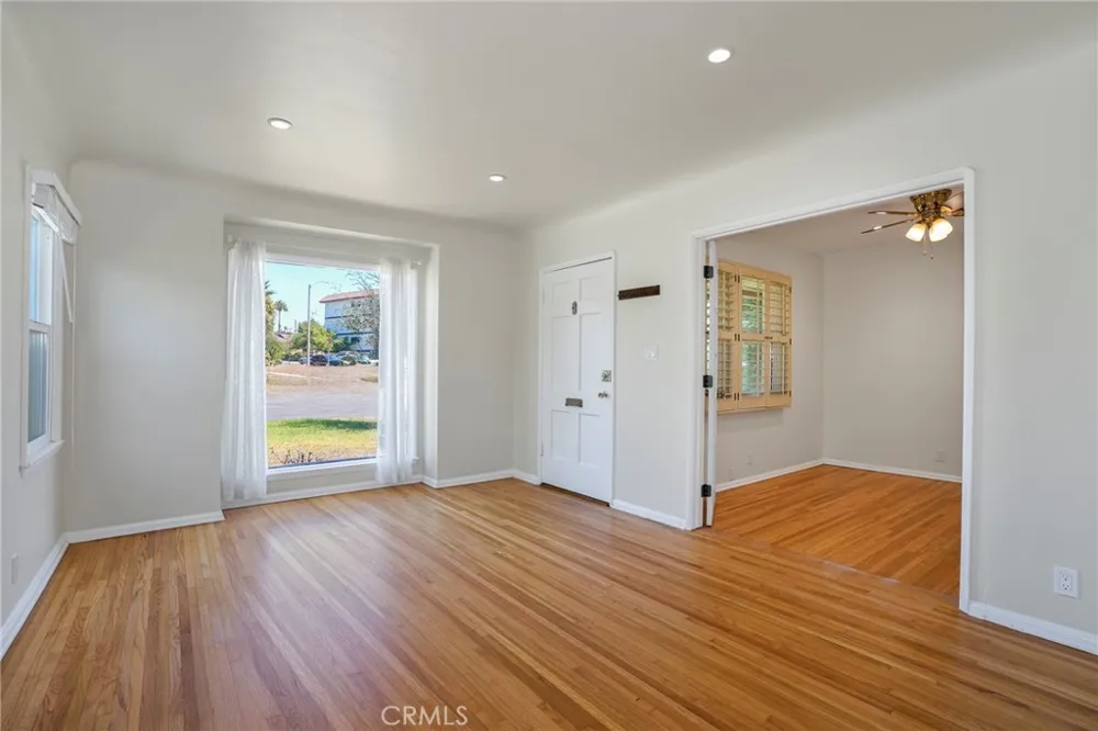 6320 W 85th Street Los Angeles, CA 90045
