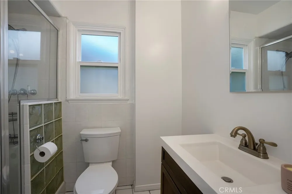 6320 W 85th Street Los Angeles, CA 90045