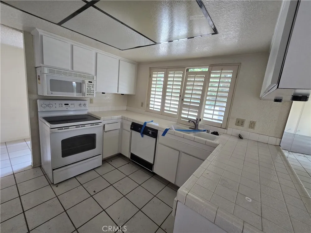 187 Winterhaven Palm Desert, CA 92260