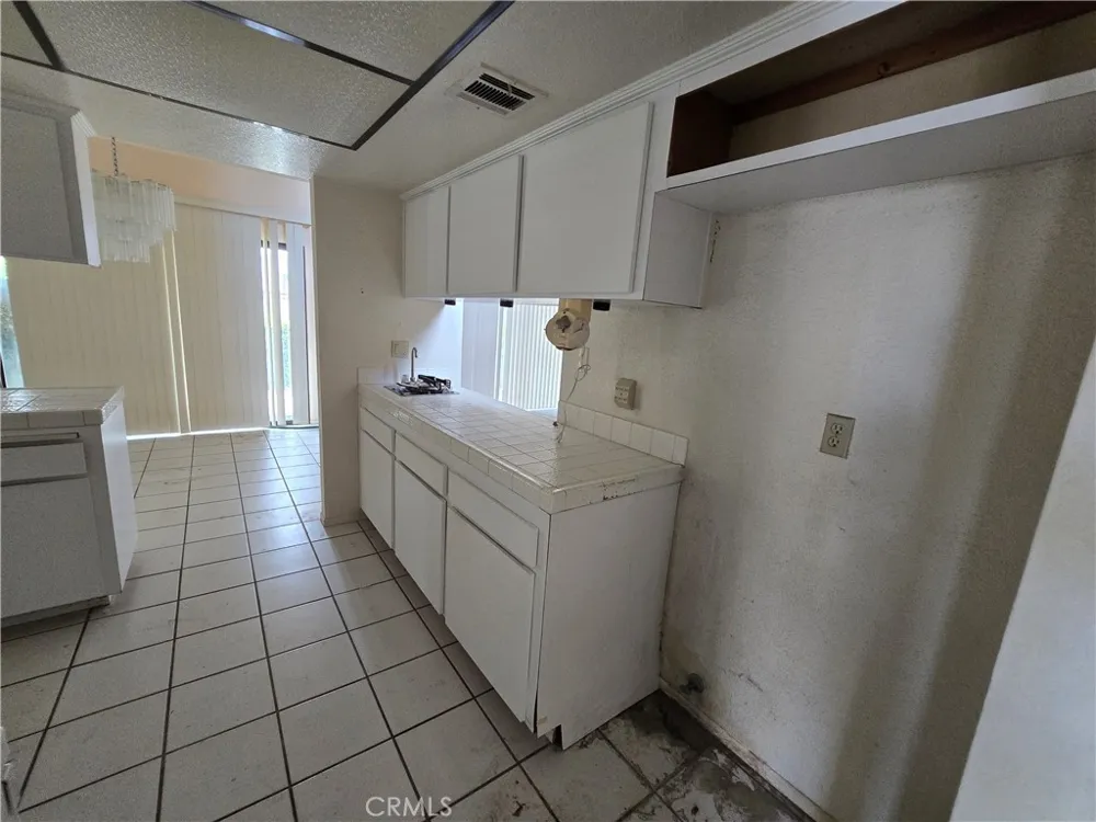 187 Winterhaven Palm Desert, CA 92260
