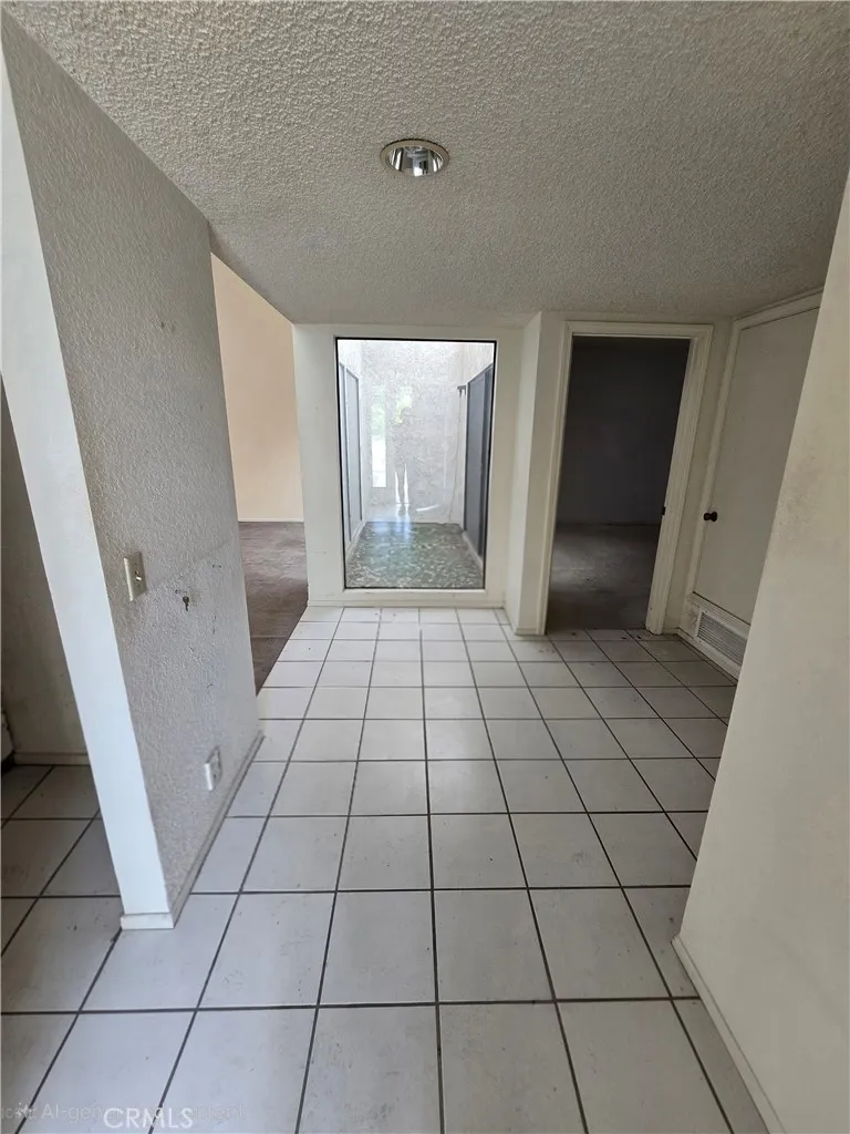 187 Winterhaven Palm Desert, CA 92260