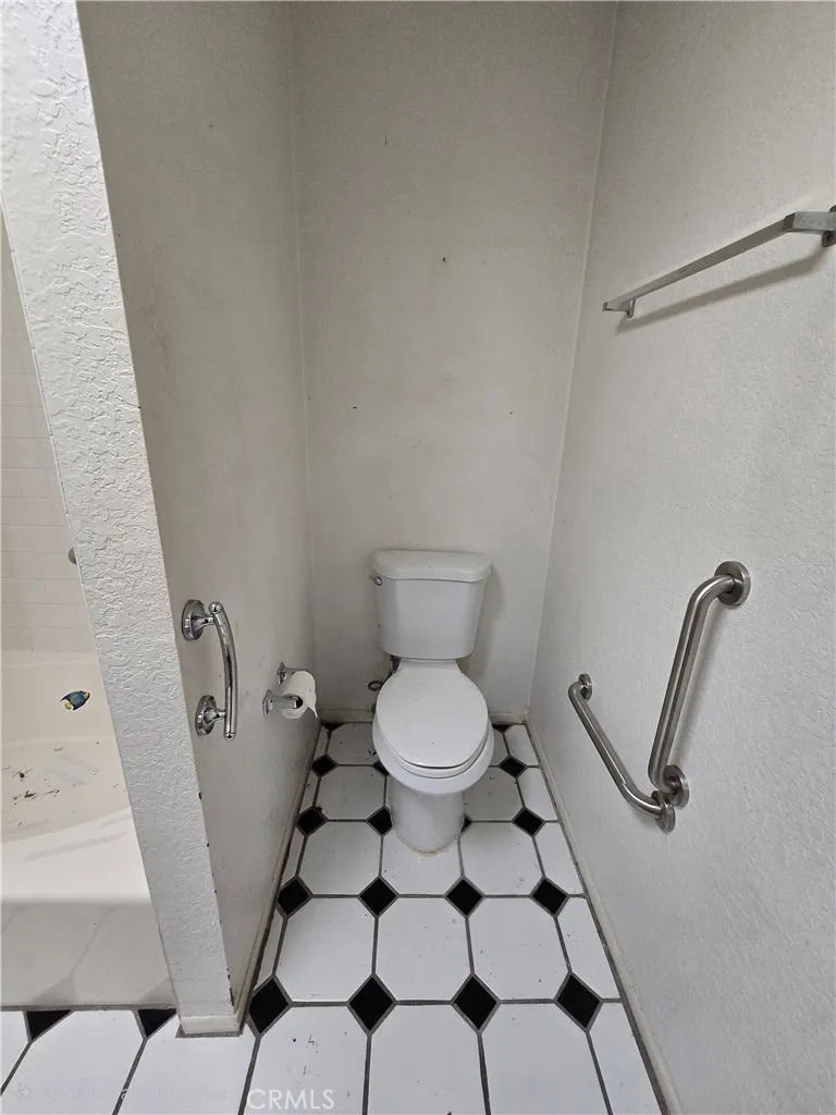 187 Winterhaven Palm Desert, CA 92260