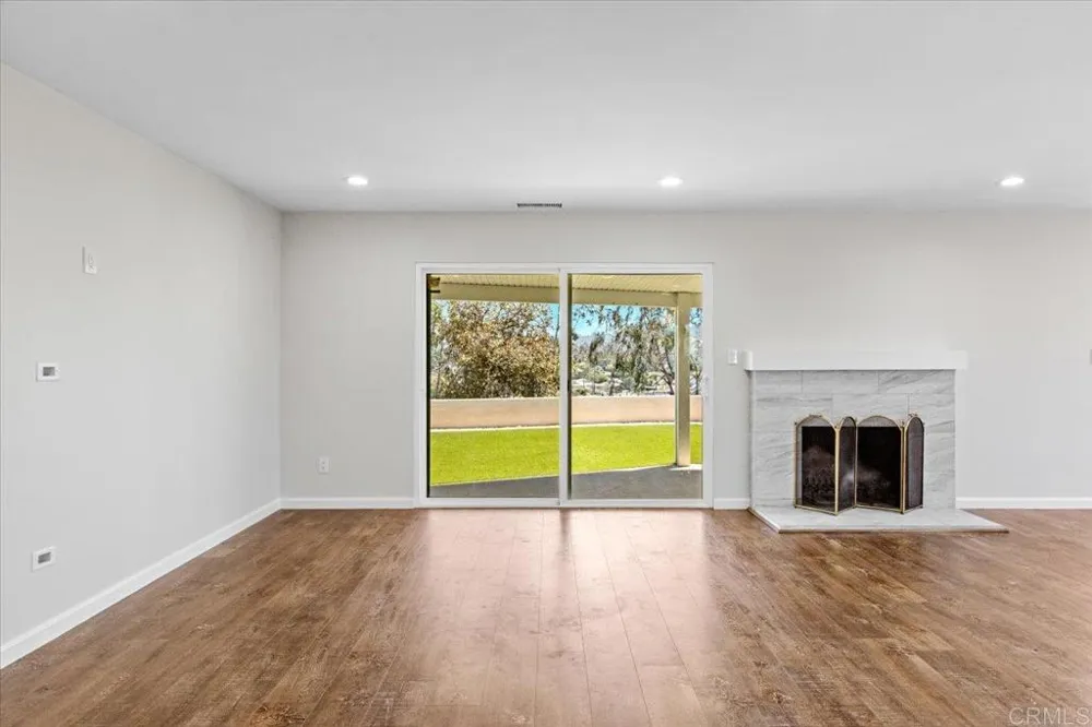 6205 Fernwood Drive La Mesa, CA 91942
