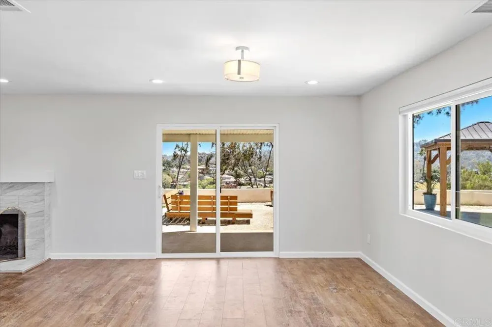 6205 Fernwood Drive La Mesa, CA 91942
