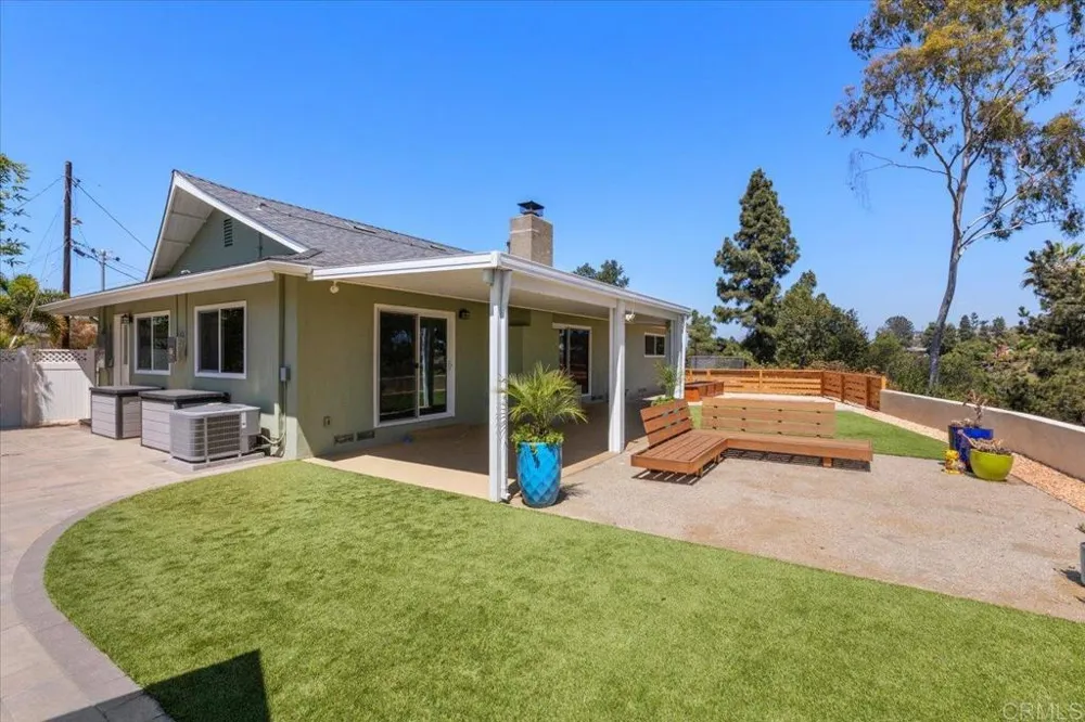 6205 Fernwood Drive La Mesa, CA 91942