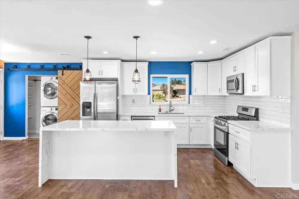 6205 Fernwood Drive La Mesa, CA 91942