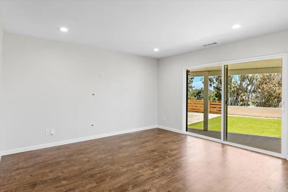6205 Fernwood Drive La Mesa, CA 91942
