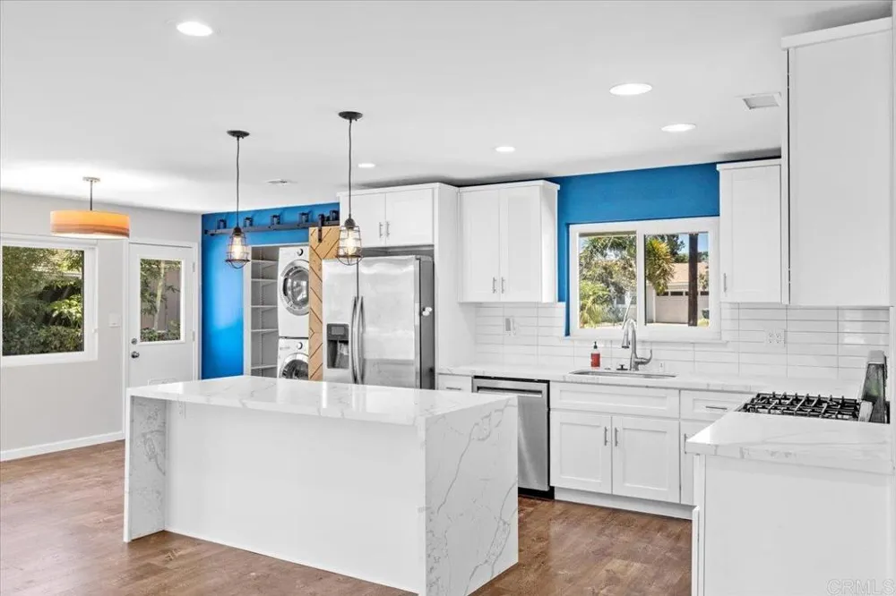 6205 Fernwood Drive La Mesa, CA 91942