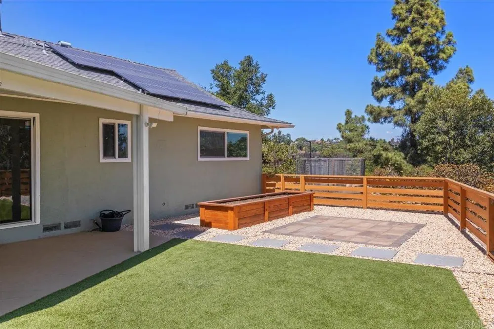 6205 Fernwood Drive La Mesa, CA 91942