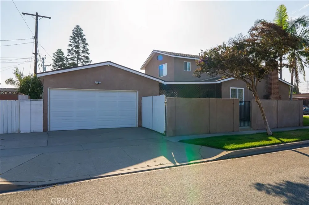 6103 Michelson Street Lakewood, CA 90713