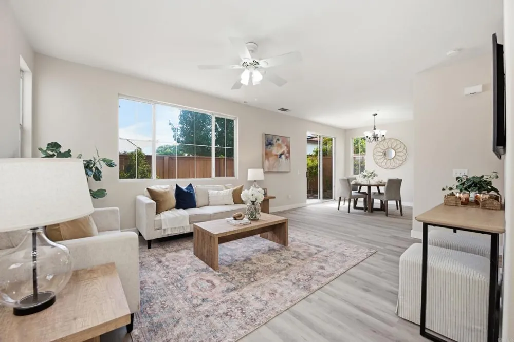 247 Melinda Way Oceanside, CA 92057