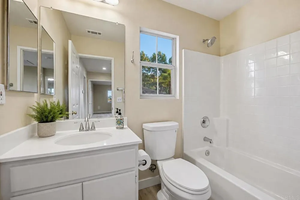 247 Melinda Way Oceanside, CA 92057