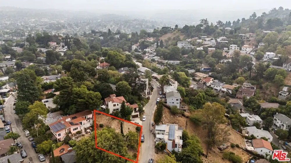 811 Oneonta Drive Los Angeles, CA 90065