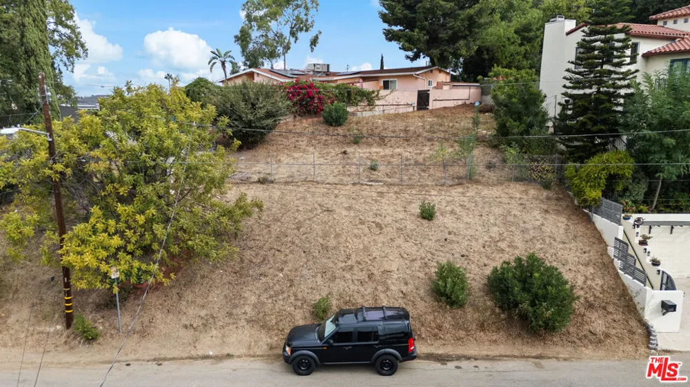 811 Oneonta Drive Los Angeles, CA 90065