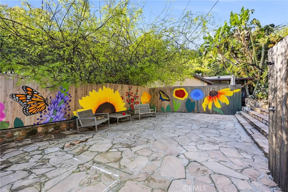 1930 Weepah Way Los Angeles, CA 90046