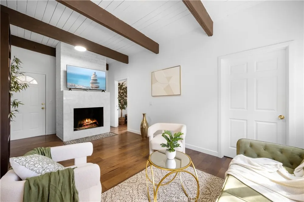1930 Weepah Way Los Angeles, CA 90046