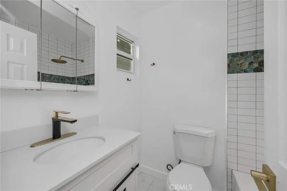 1930 Weepah Way Los Angeles, CA 90046