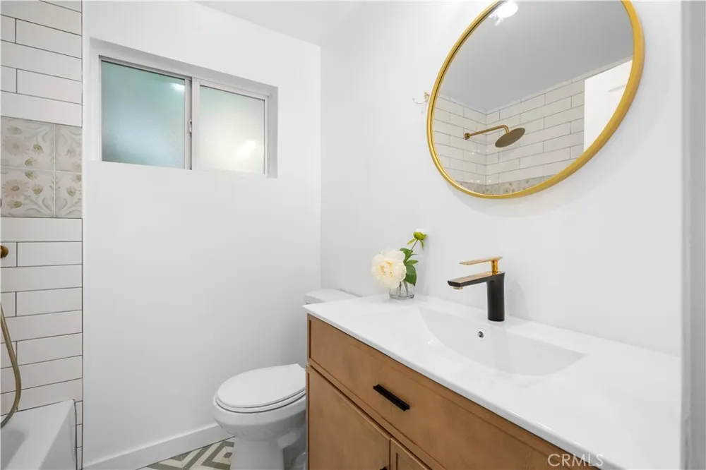 1930 Weepah Way Los Angeles, CA 90046