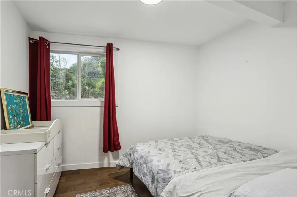 1930 Weepah Way Los Angeles, CA 90046