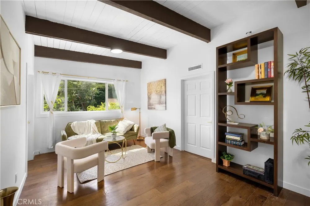 1930 Weepah Way Los Angeles, CA 90046