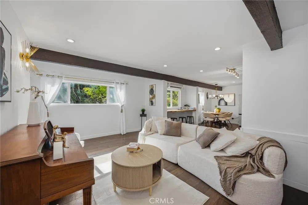 1930 Weepah Way Los Angeles, CA 90046