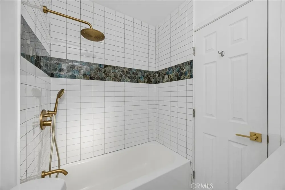1930 Weepah Way Los Angeles, CA 90046