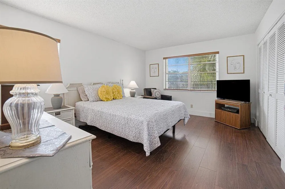 4151 NW 90th Avenue #207 Coral Springs, FL 33065