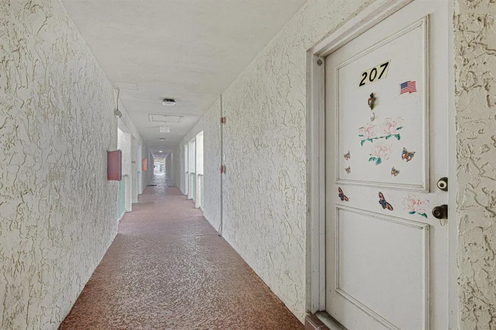 4151 NW 90th Avenue #207 Coral Springs, FL 33065