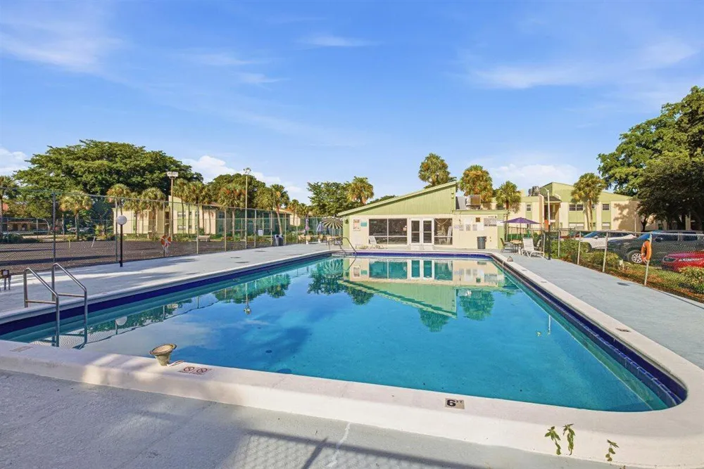 4151 NW 90th Avenue #207 Coral Springs, FL 33065