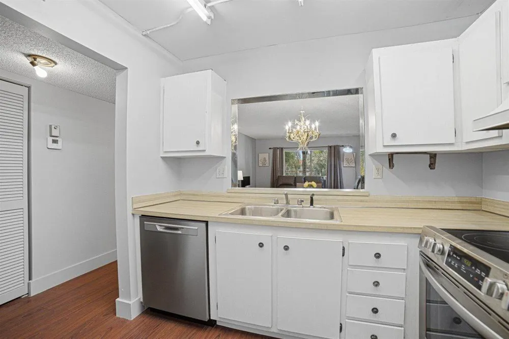 4151 NW 90th Avenue #207 Coral Springs, FL 33065