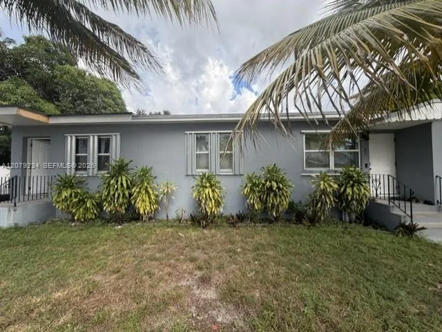 805 NE 134th St #B North Miami, FL 33161