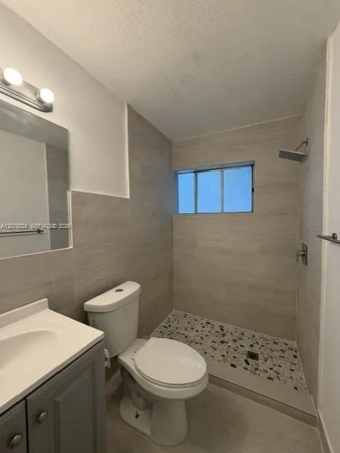 805 NE 134th St #B North Miami, FL 33161