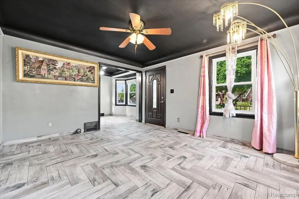 6932 Middlepointe Street Dearborn City, MI 48126