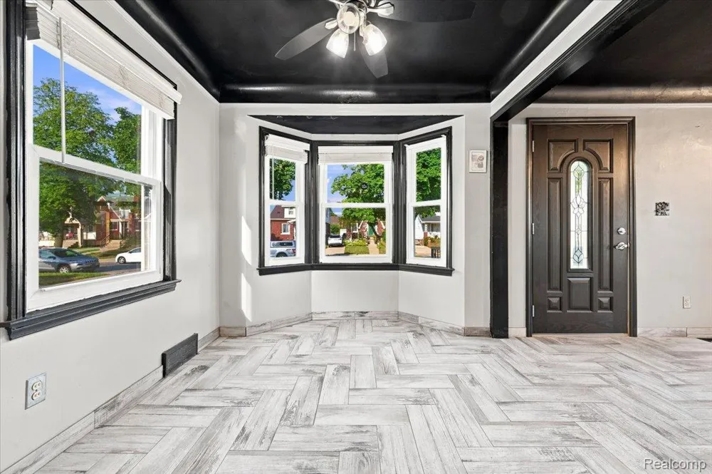 6932 Middlepointe Street Dearborn City, MI 48126