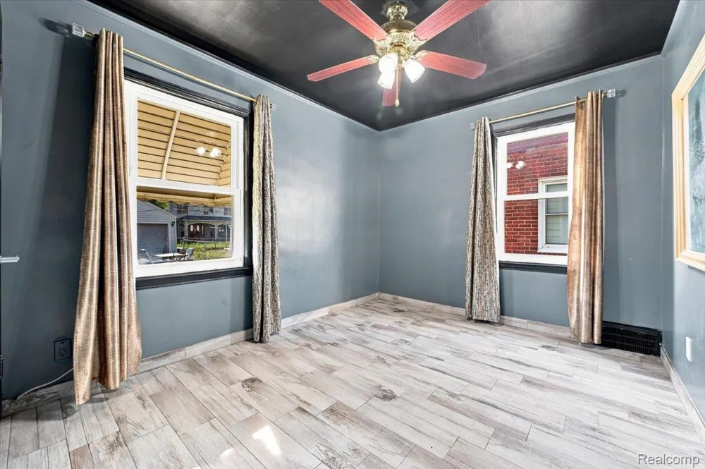 6932 Middlepointe Street Dearborn City, MI 48126