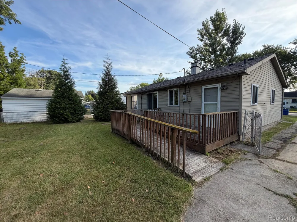 23235 Grabar Square Warren City, MI 48089